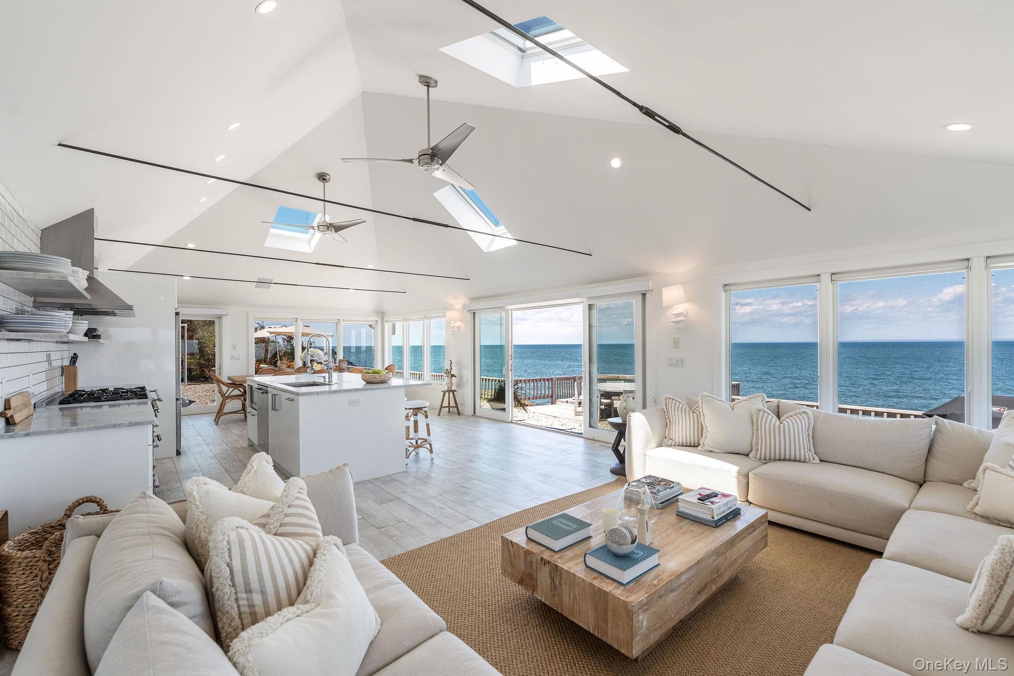 21515 Soundview Avenue thumbnail 16