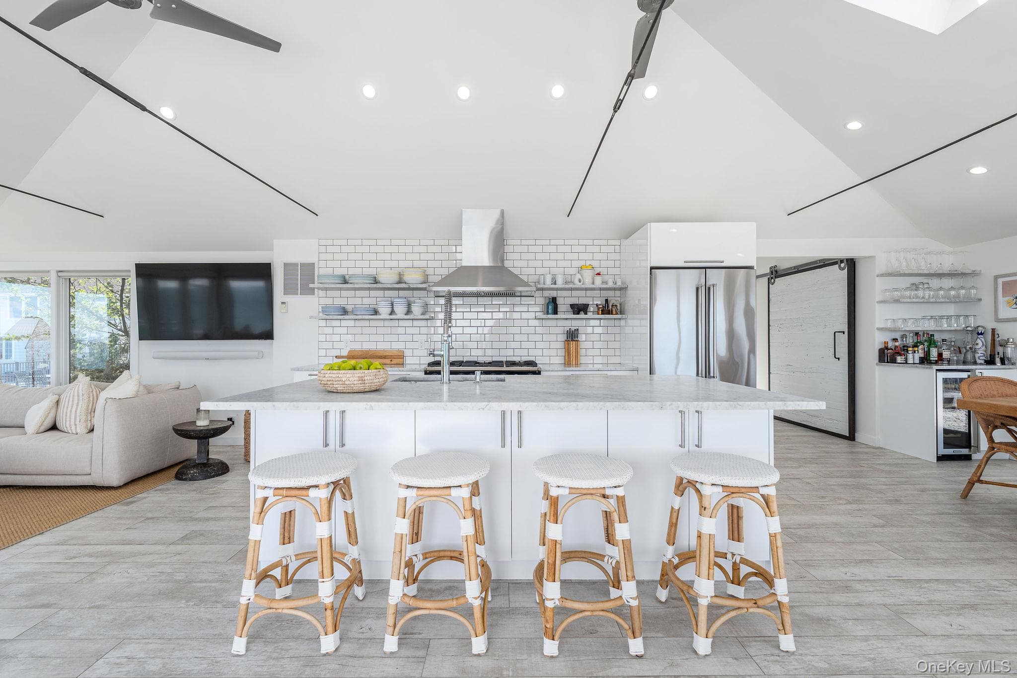 21515 Soundview Avenue thumbnail 8