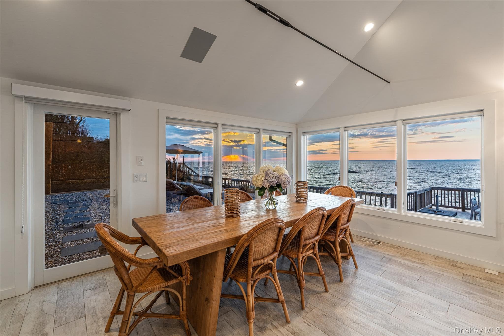 21515 Soundview Avenue thumbnail 14