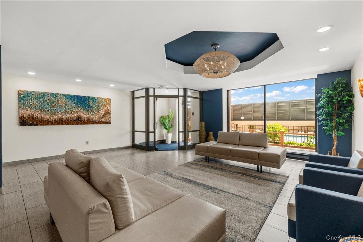 100 W Broadway Unit: 4N thumbnail 13