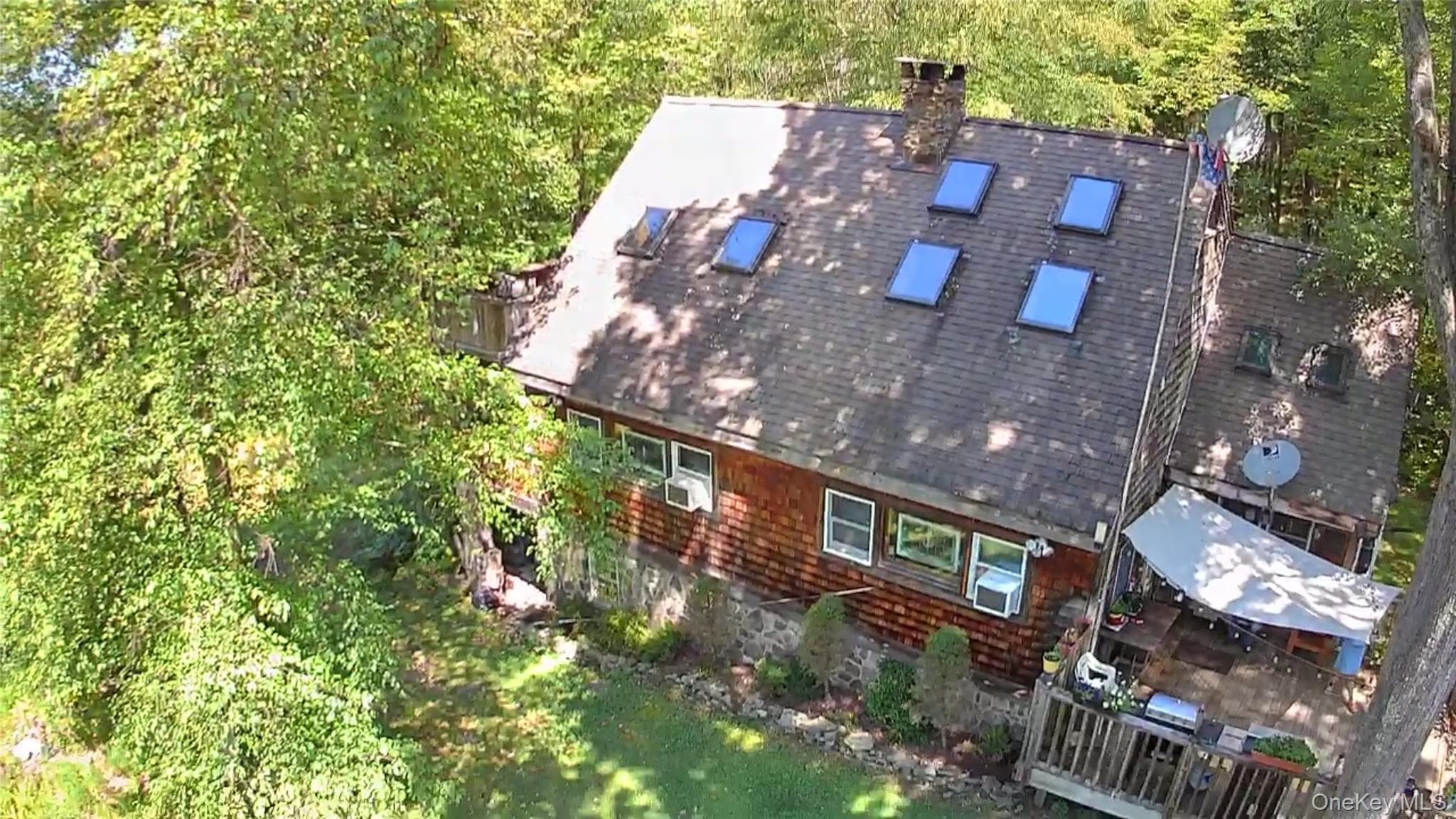885 Grandview Road thumbnail 2