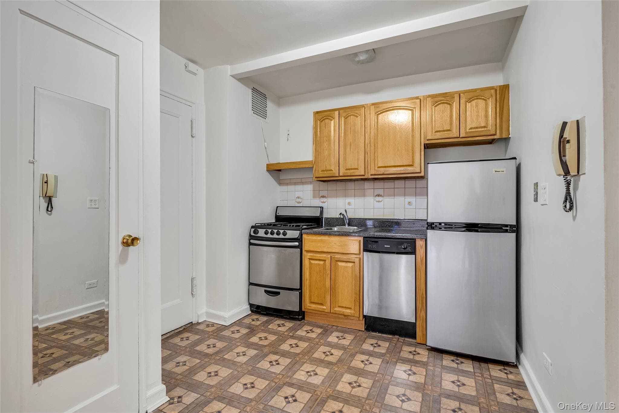 99-63 66 Avenue Unit: B2 thumbnail 7