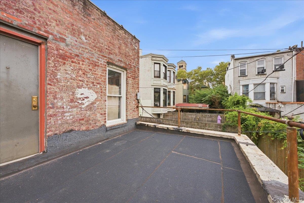 210 Brooklyn Avenue thumbnail 28