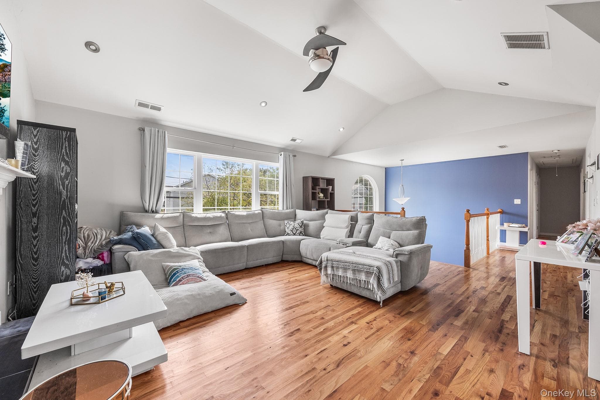 1 Sanford Avenue thumbnail 11