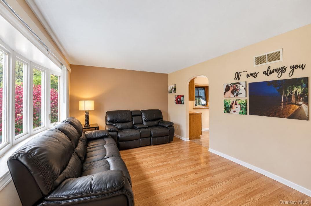 5 Quaker Hill Drive thumbnail 2