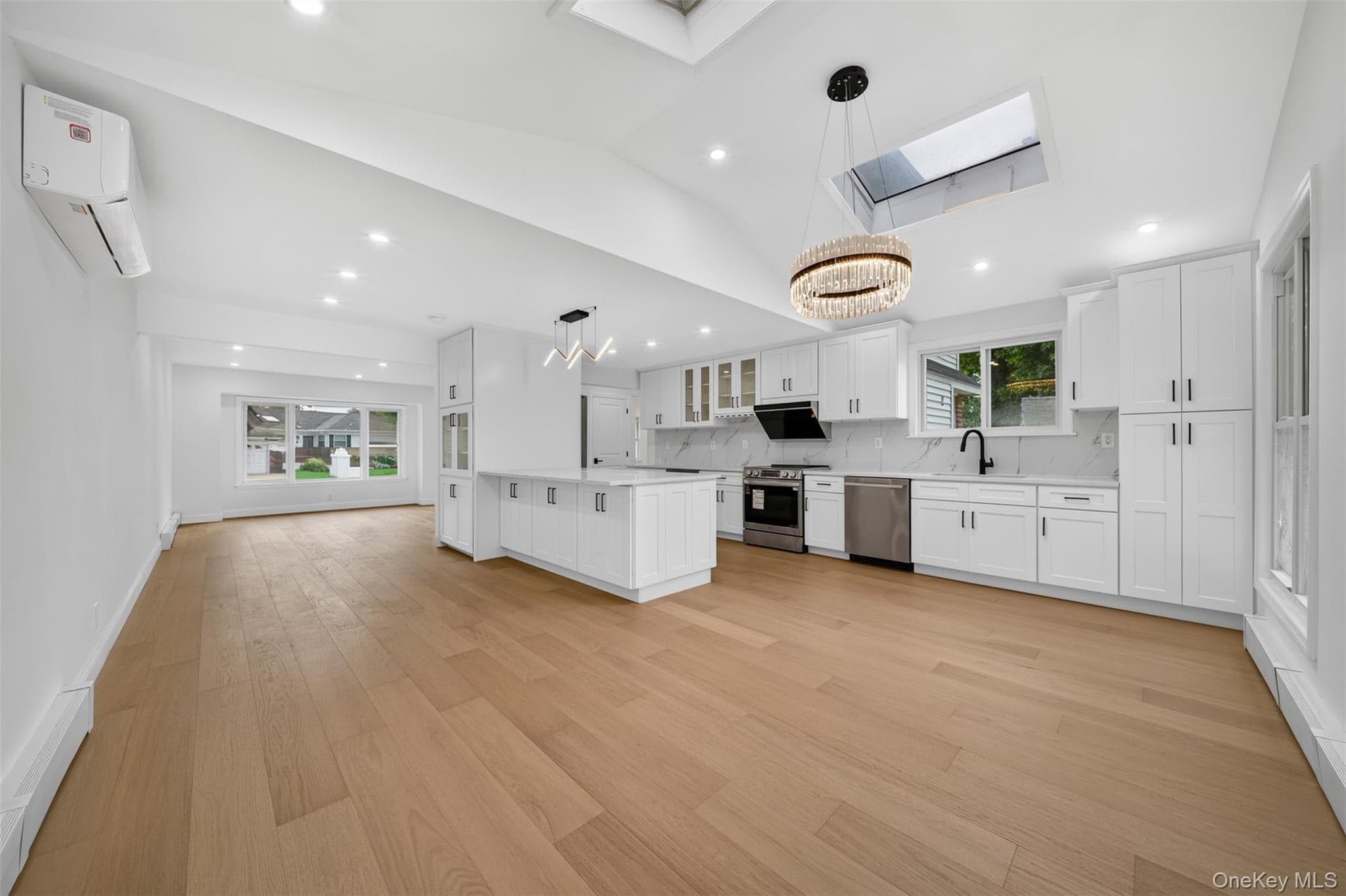 58 Willets Drive thumbnail 4