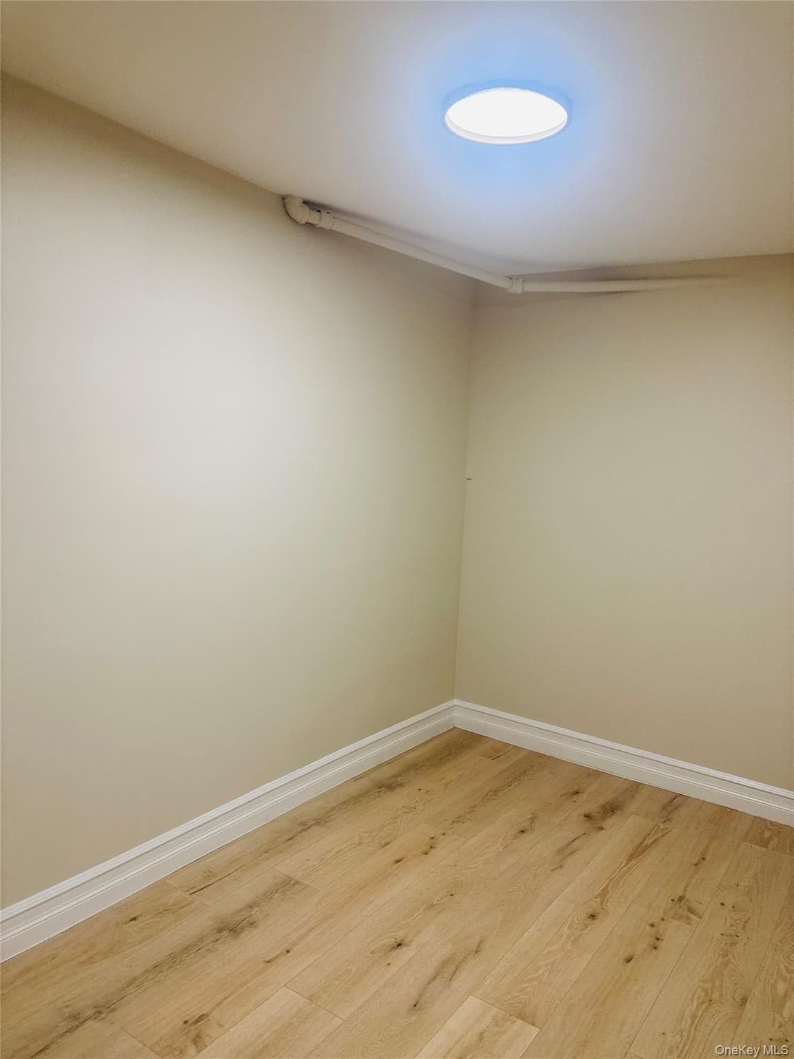 263 E 39th Street thumbnail 13