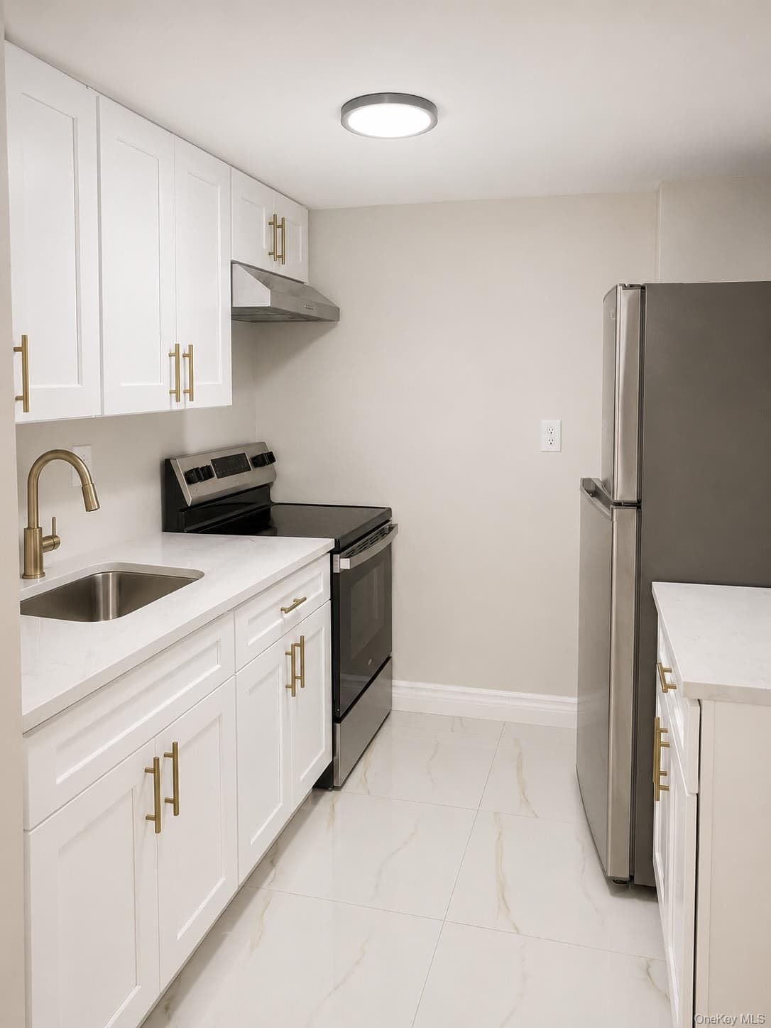 263 E 39th Street thumbnail 10