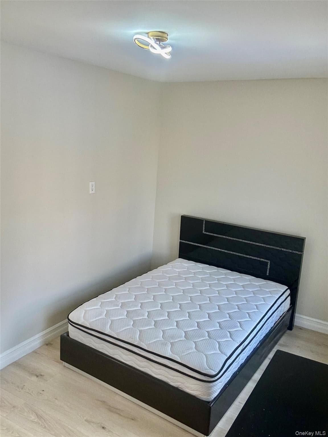 263 E 39th Street thumbnail 9
