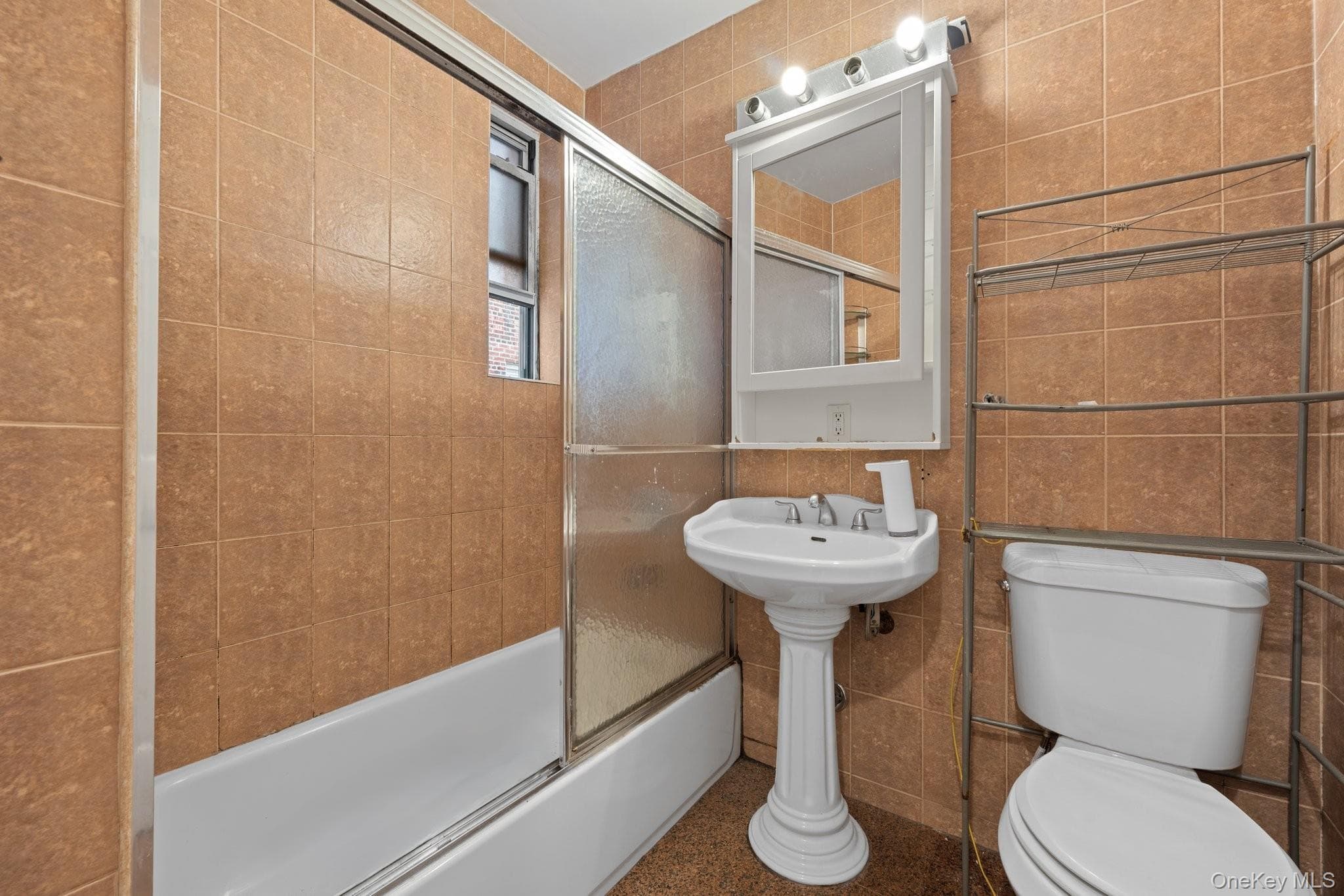 114-06 Queens Blvd Blvd Unit: D9 thumbnail 5