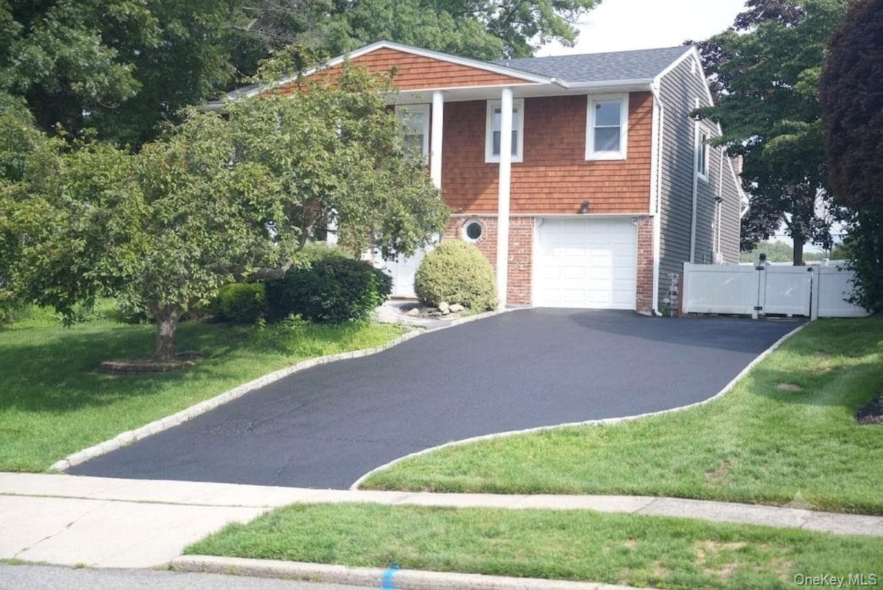 21 Wesleyan Road photo 1