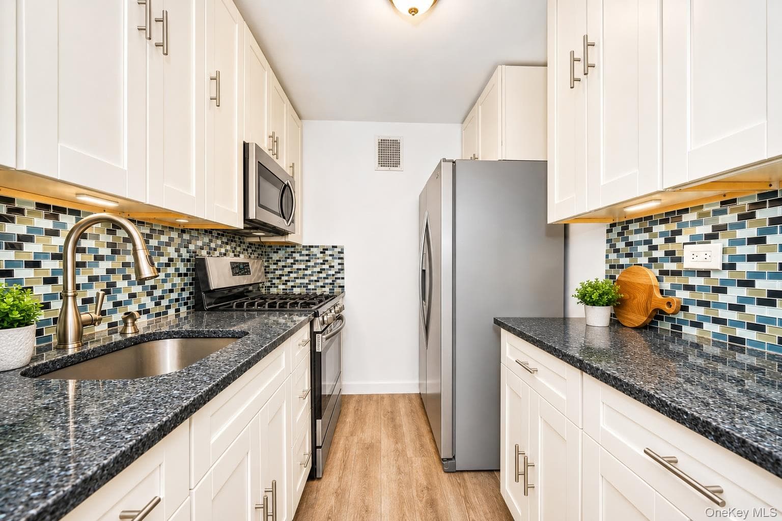 85-10 151st Avenue Unit: 5E thumbnail 5