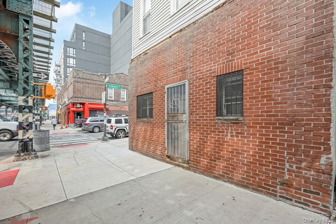 2693 Fulton Street thumbnail 5