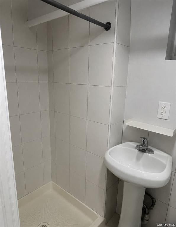 8561 67th Avenue thumbnail 11