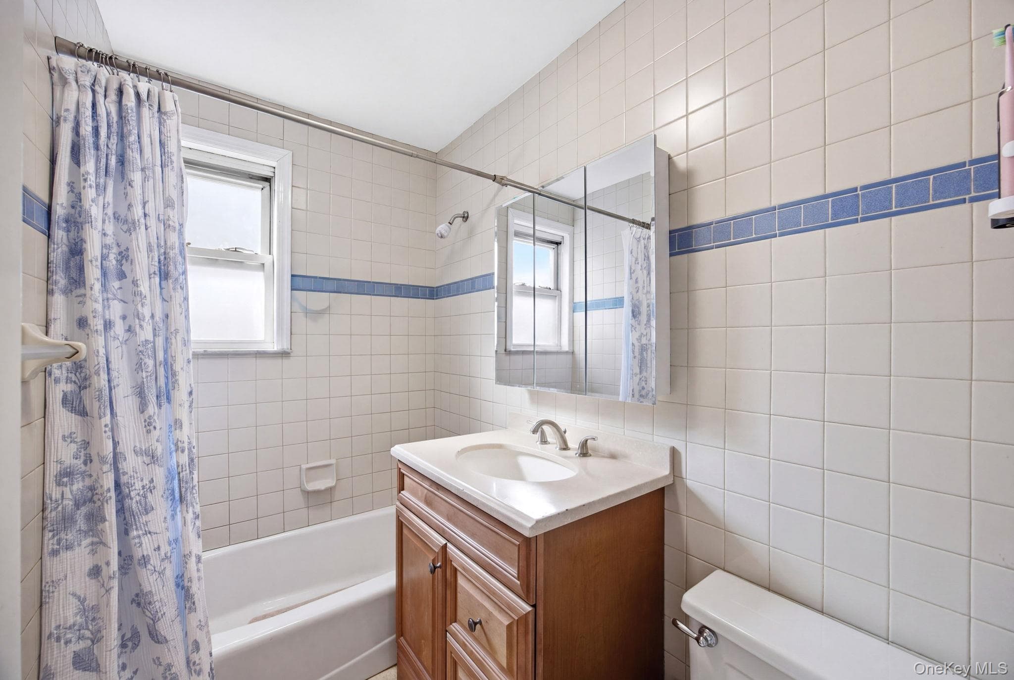 21-08 Ditmars Boulevard thumbnail 14
