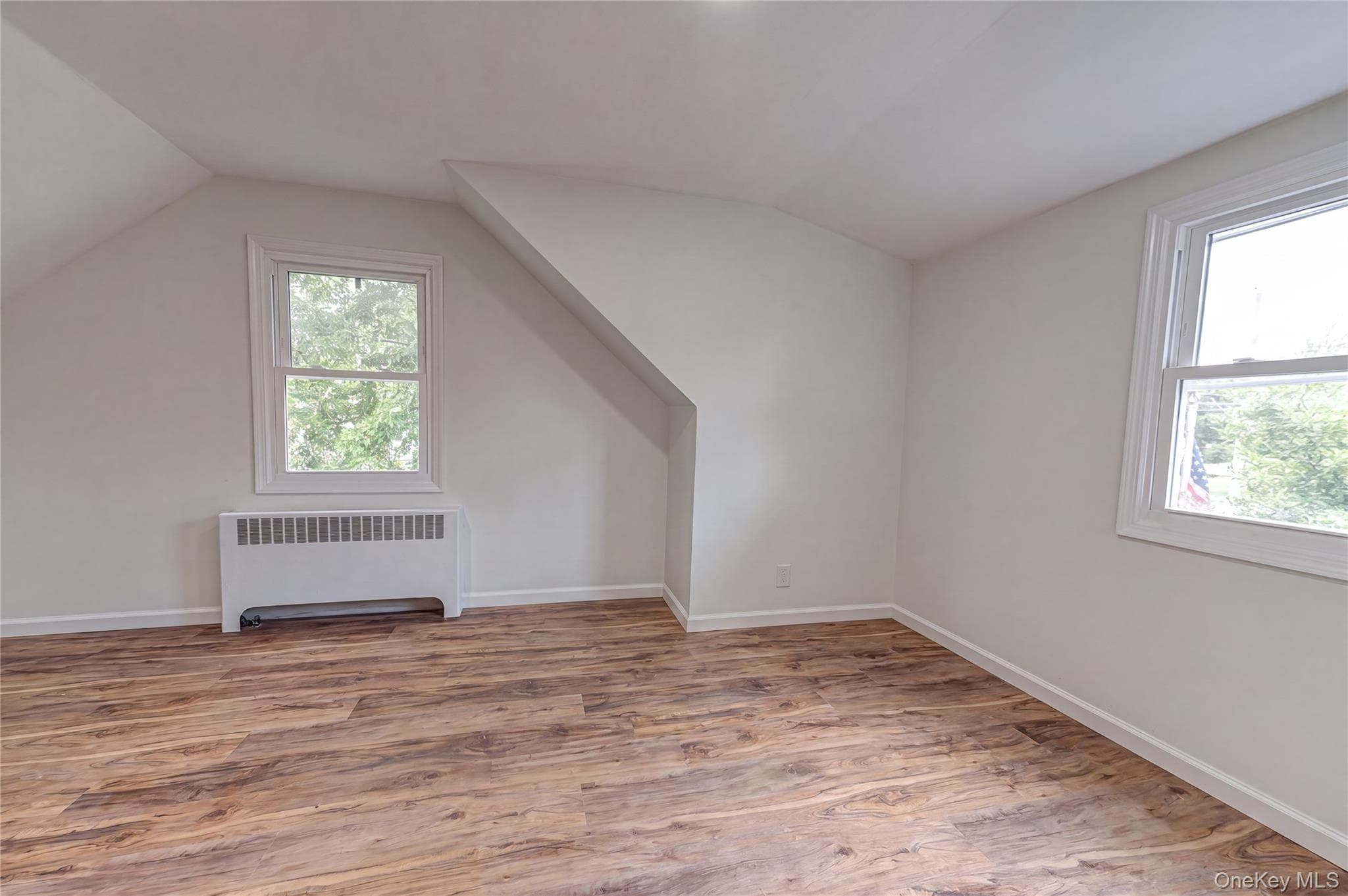 2528 Marshall Avenue thumbnail 6