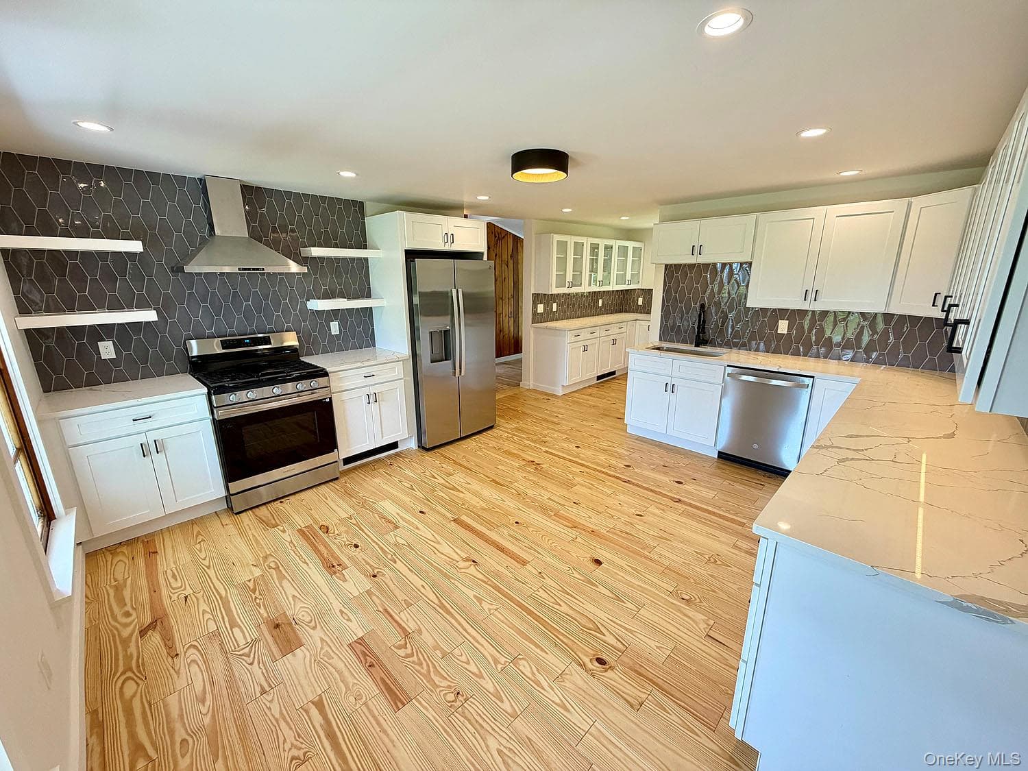 180 Henderson Road thumbnail 8