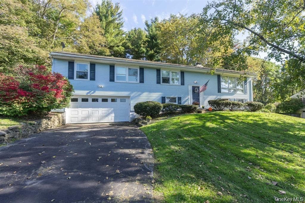 45 Clover Hill Drive, Poughkeepsie