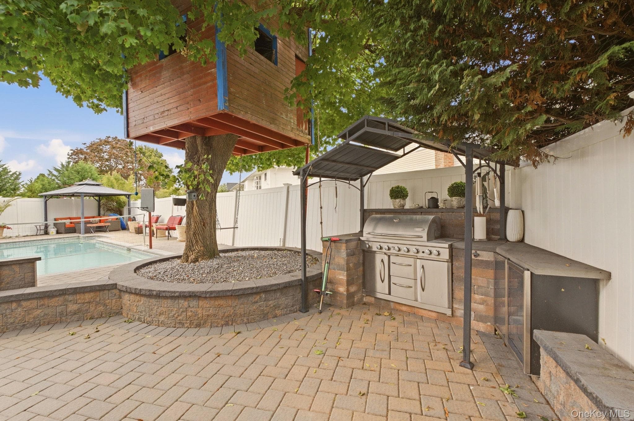 2962 Hewlett Avenue thumbnail 38