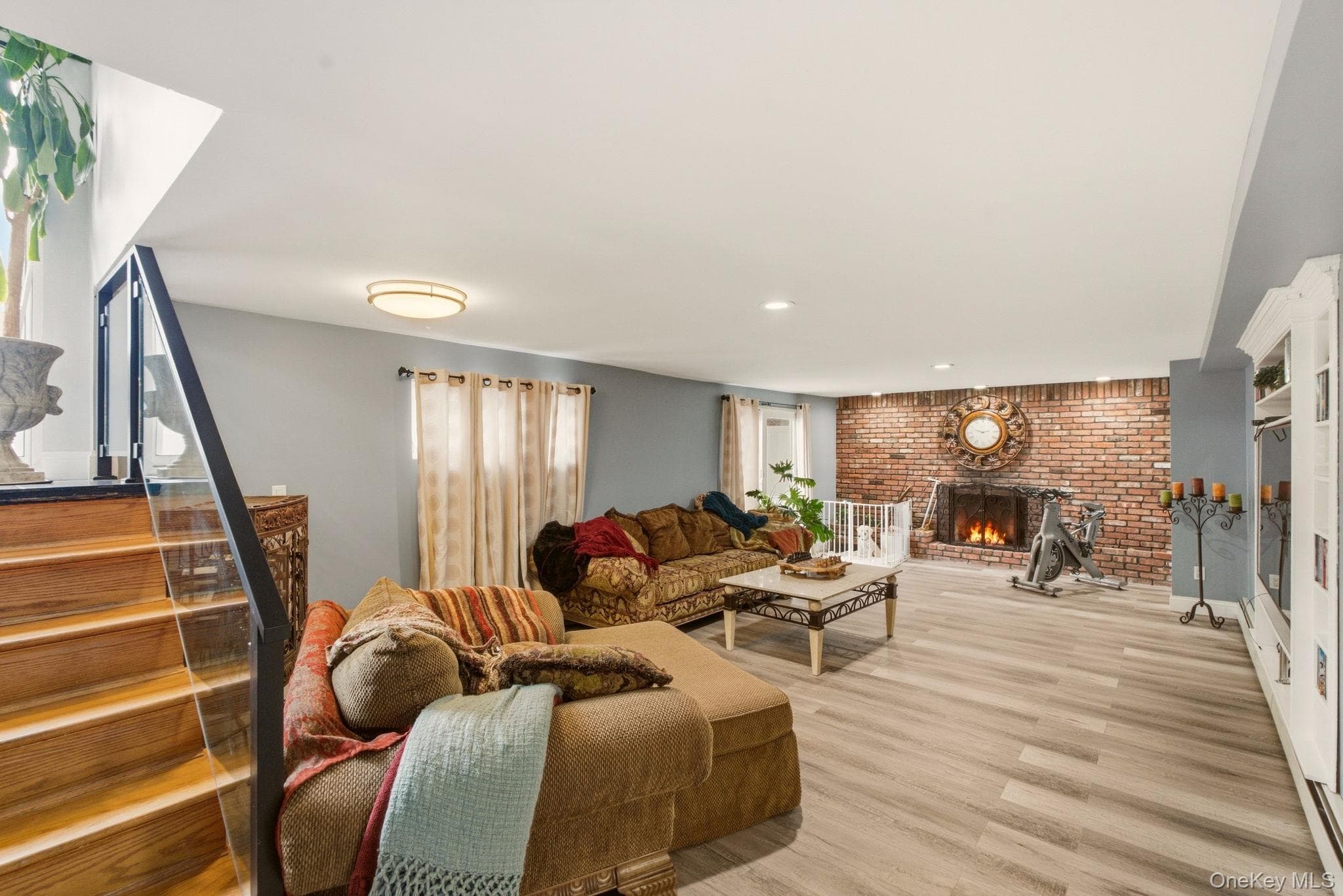2962 Hewlett Avenue thumbnail 8