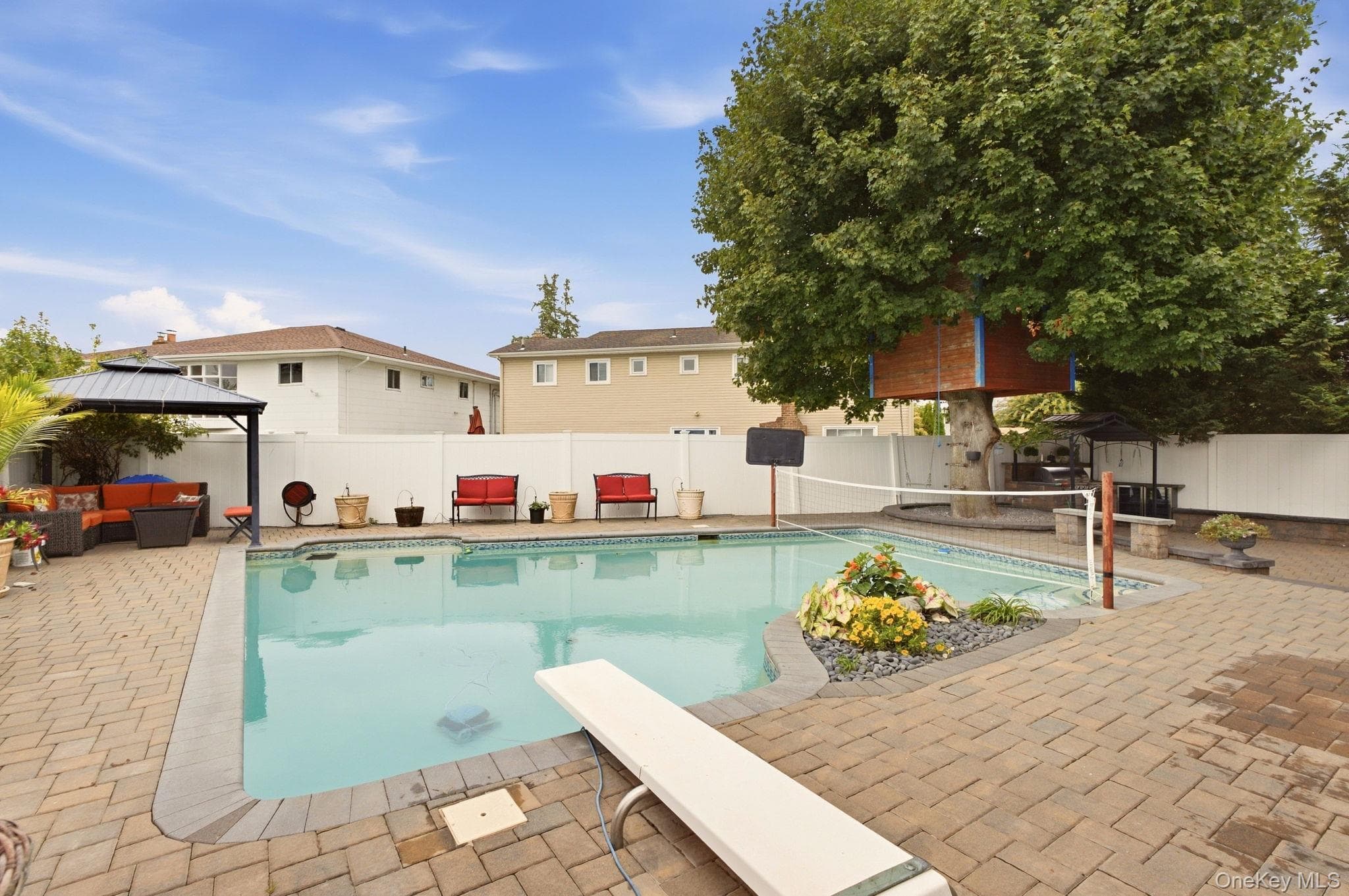 2962 Hewlett Avenue thumbnail 40