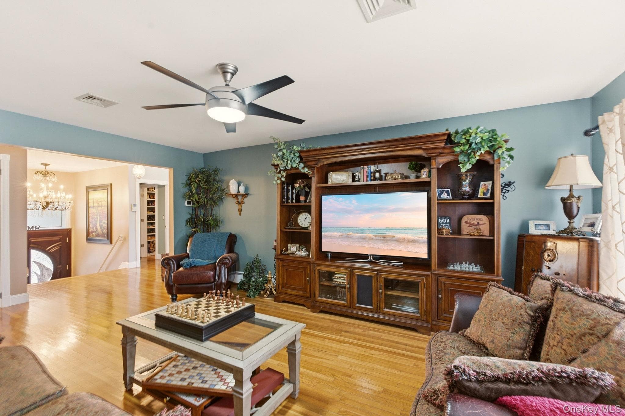 2962 Hewlett Avenue thumbnail 6