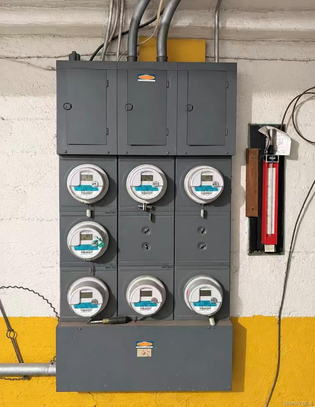 5209 Skillman Avenue thumbnail 2