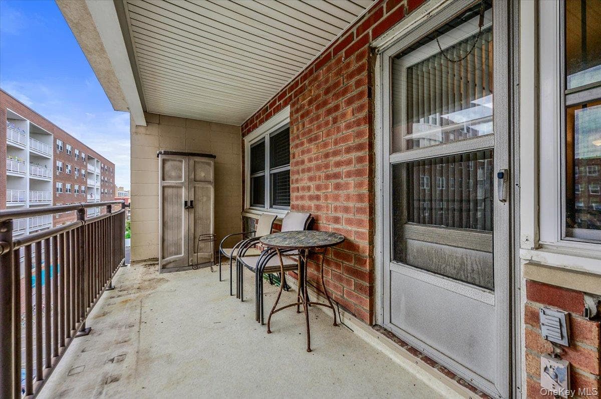 740 E Broadway Unit: 4G thumbnail 14