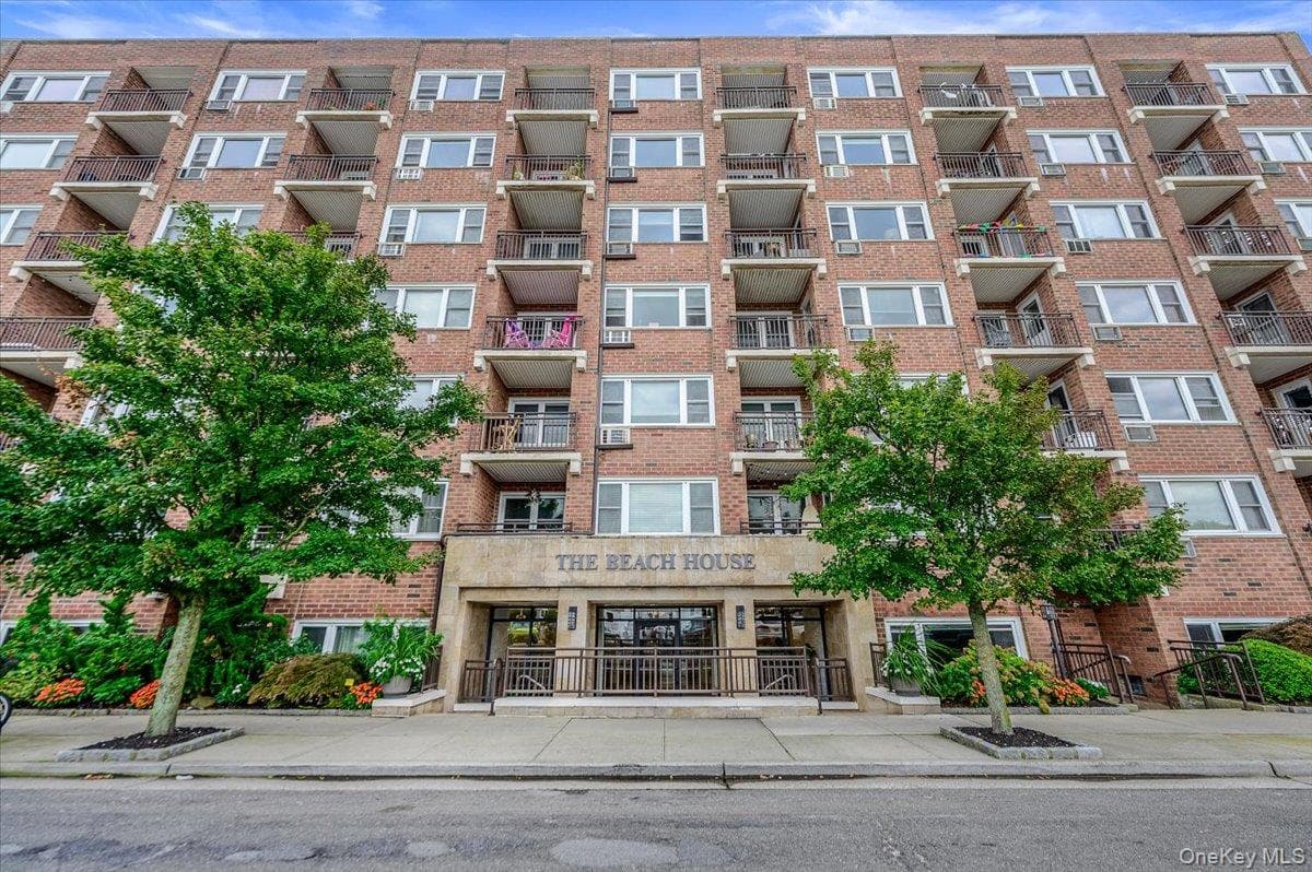 740 E Broadway Unit: 4G photo 1