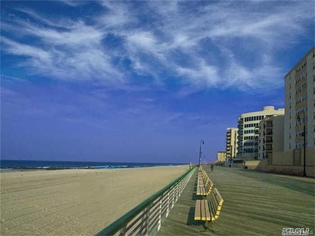 740 E Broadway Unit: 4G thumbnail 25