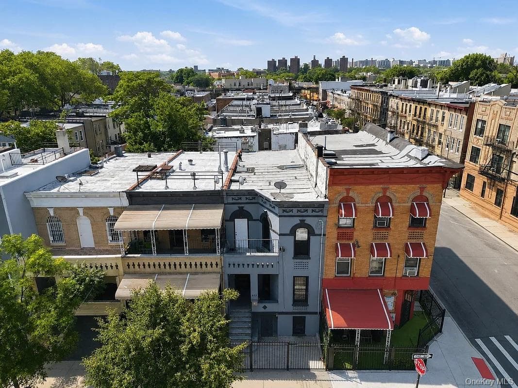 972 Dumont Avenue thumbnail 11