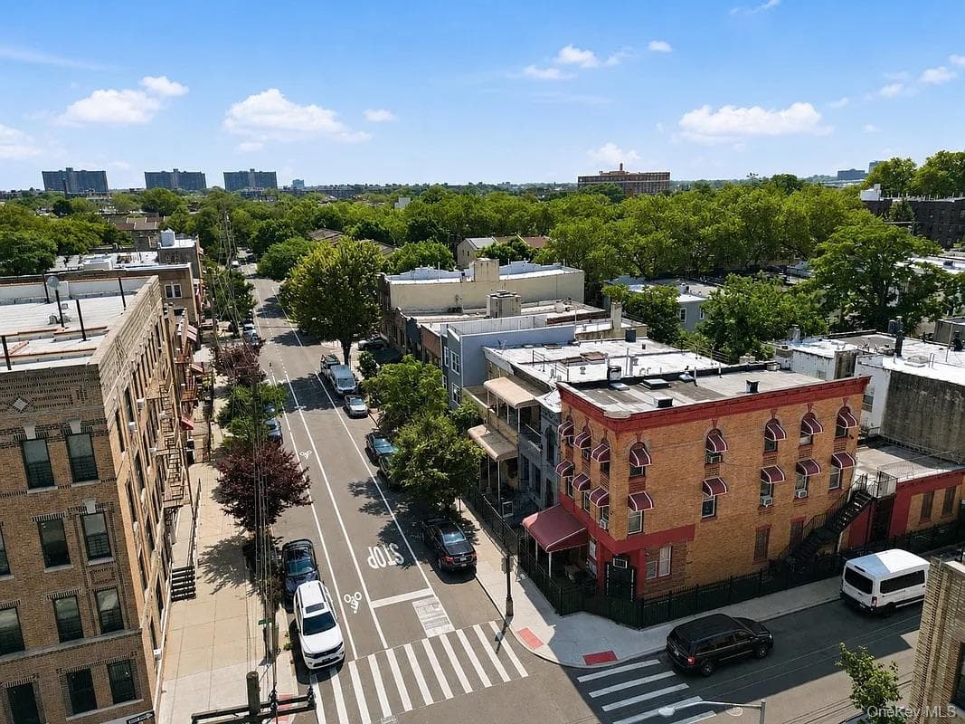 972 Dumont Avenue thumbnail 12