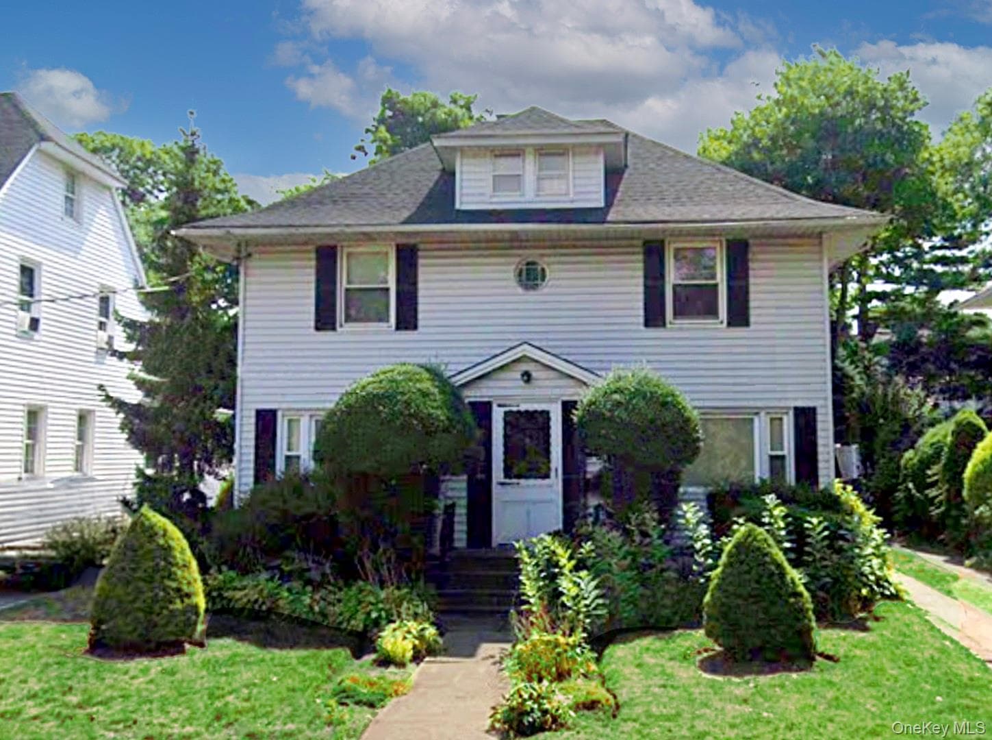 65 Lakeside Drive photo 1