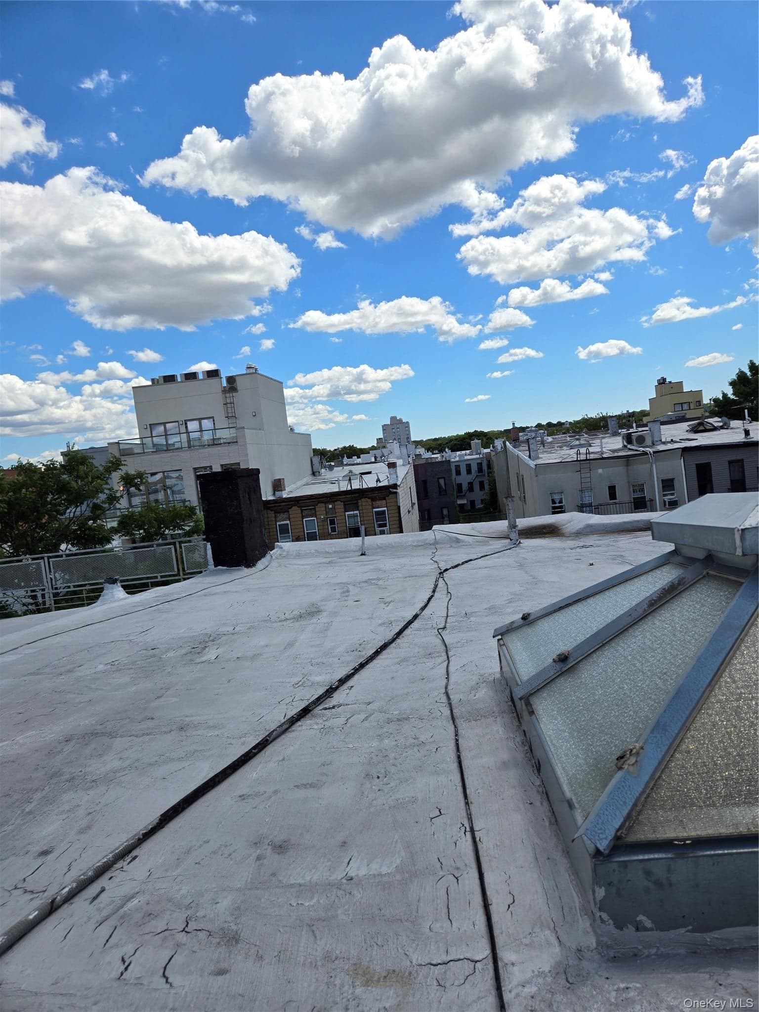1530 Gates Avenue thumbnail 21