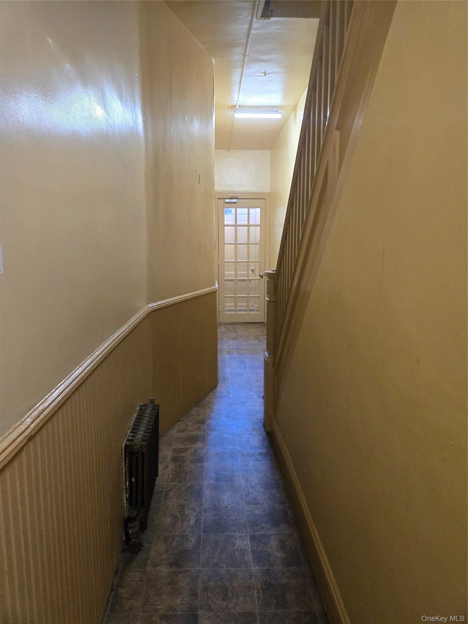 1530 Gates Avenue thumbnail 3