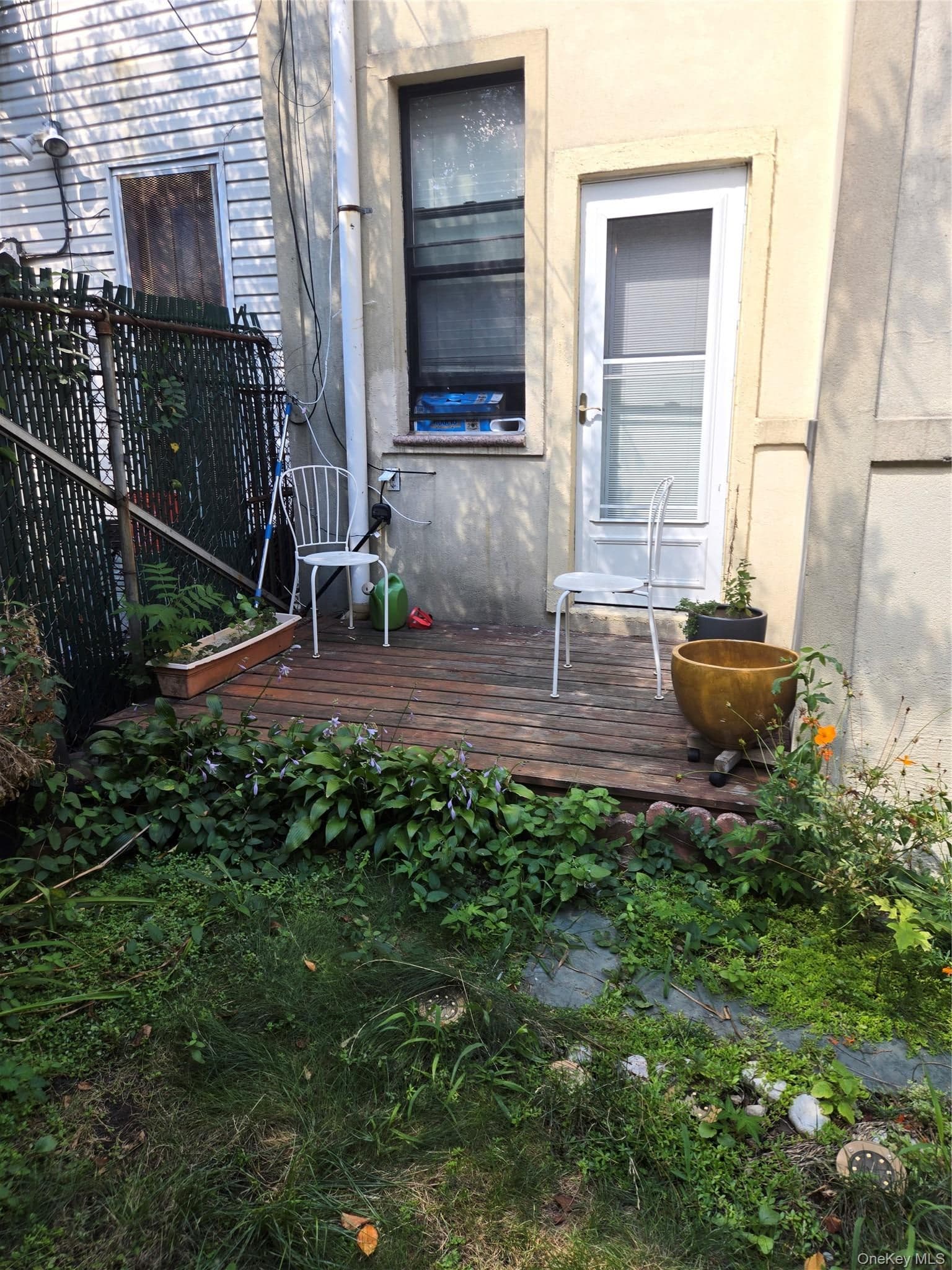 1530 Gates Avenue thumbnail 14