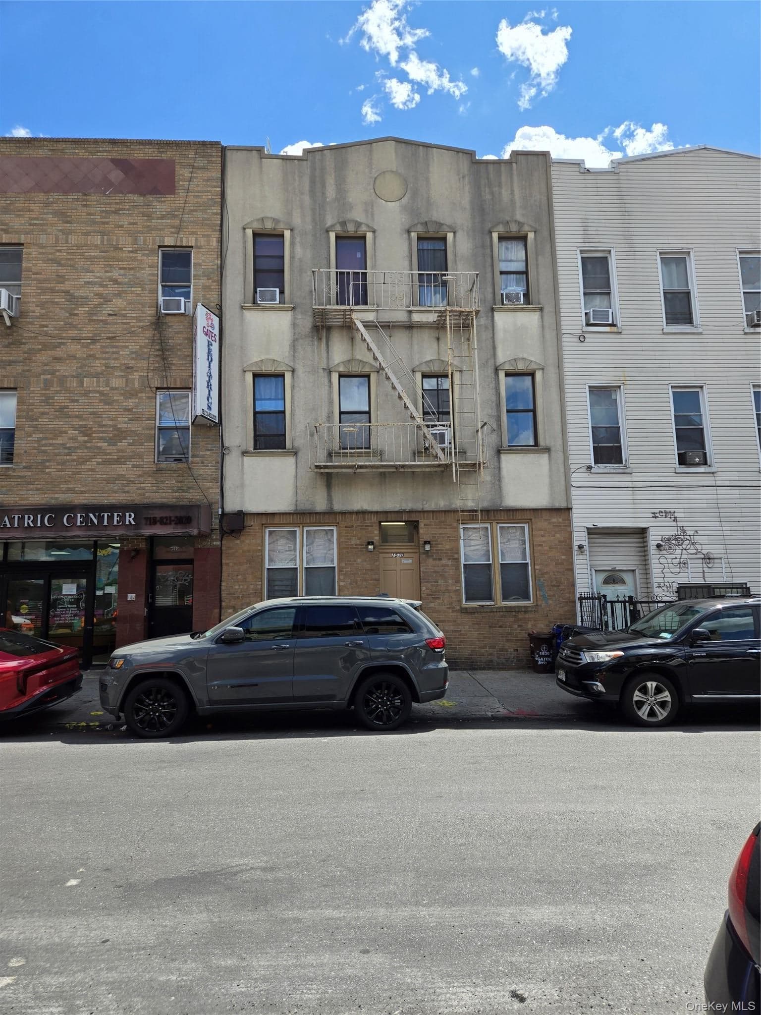1530 Gates Avenue thumbnail 2