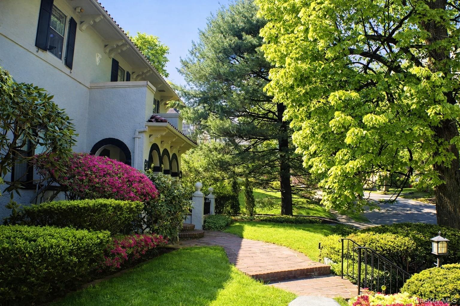 130 E Cedar Street thumbnail 5