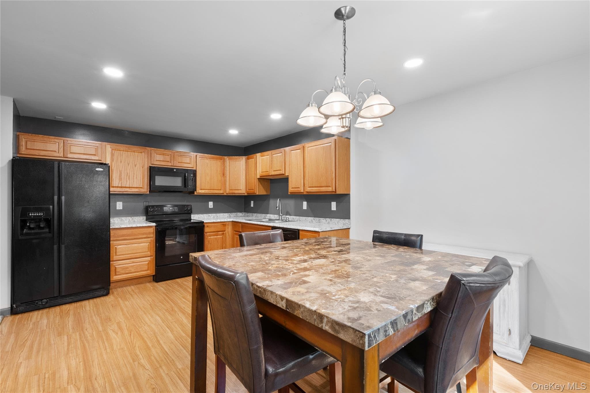 23 Scarborough Lane Unit: A thumbnail 4