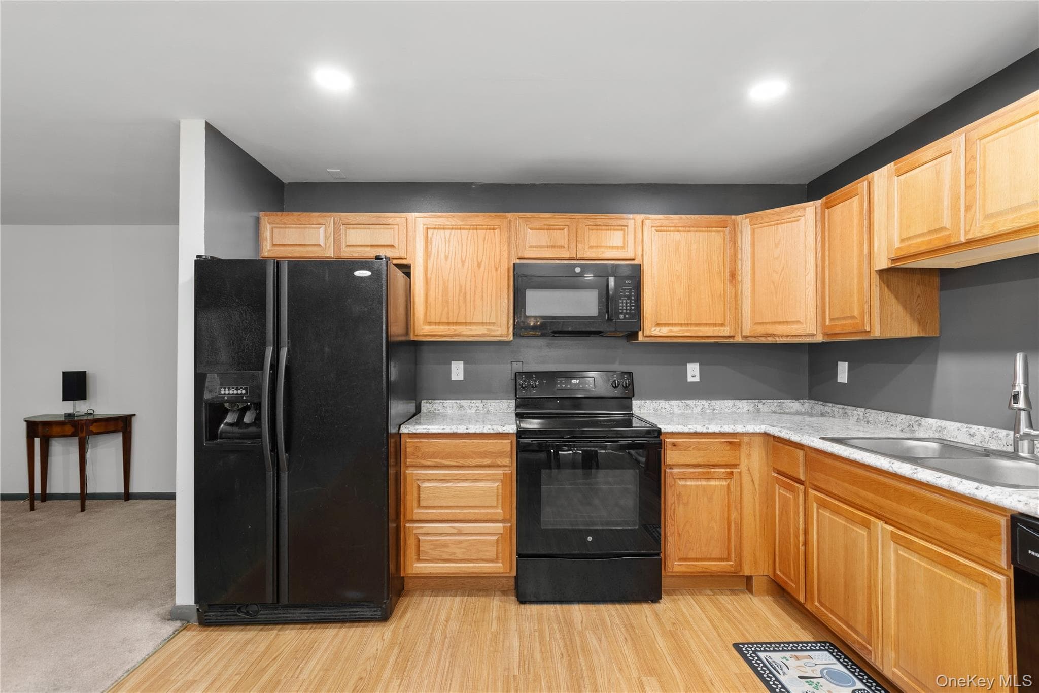 23 Scarborough Lane Unit: A thumbnail 3