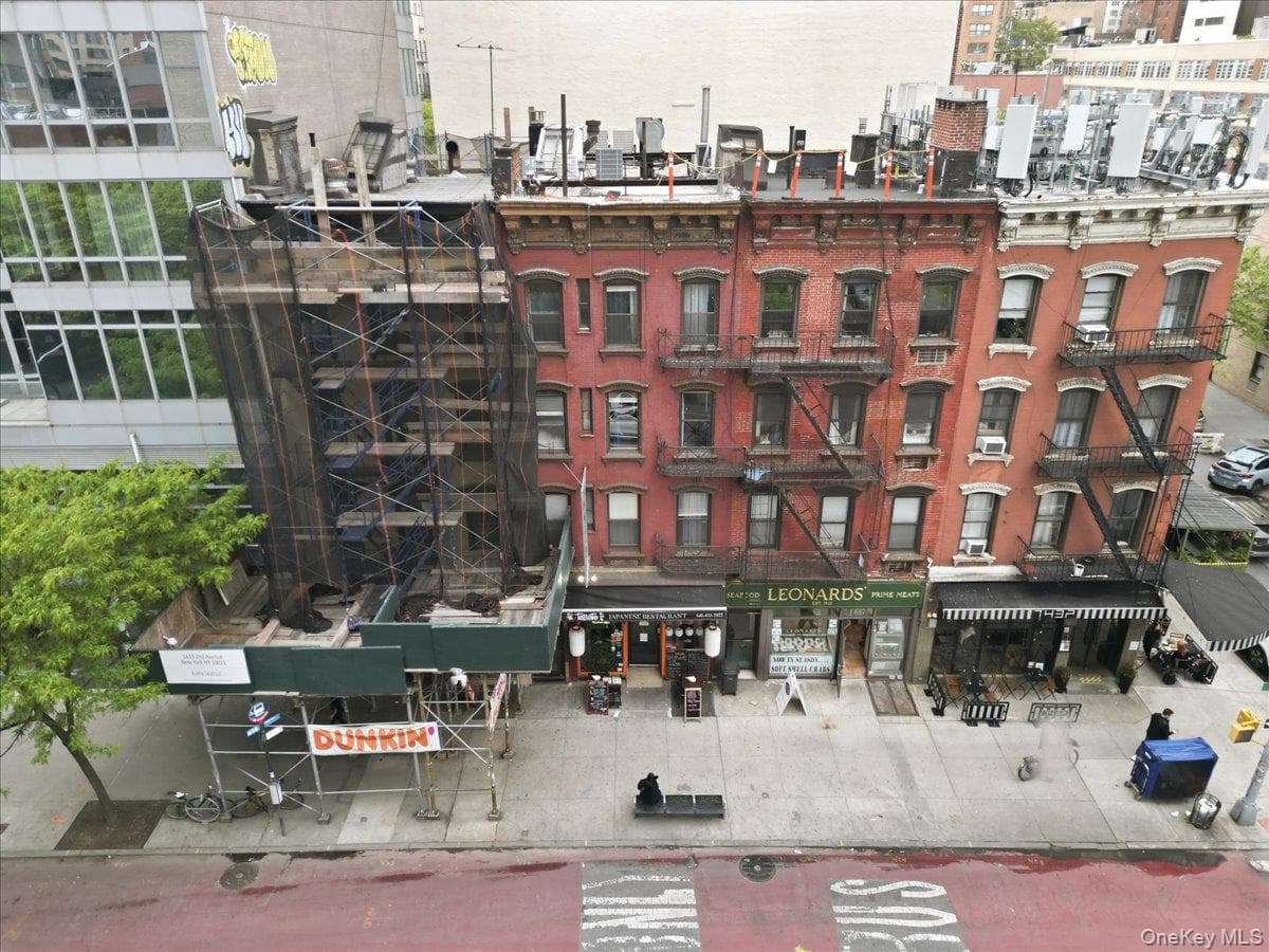 1435 2nd Avenue thumbnail 30