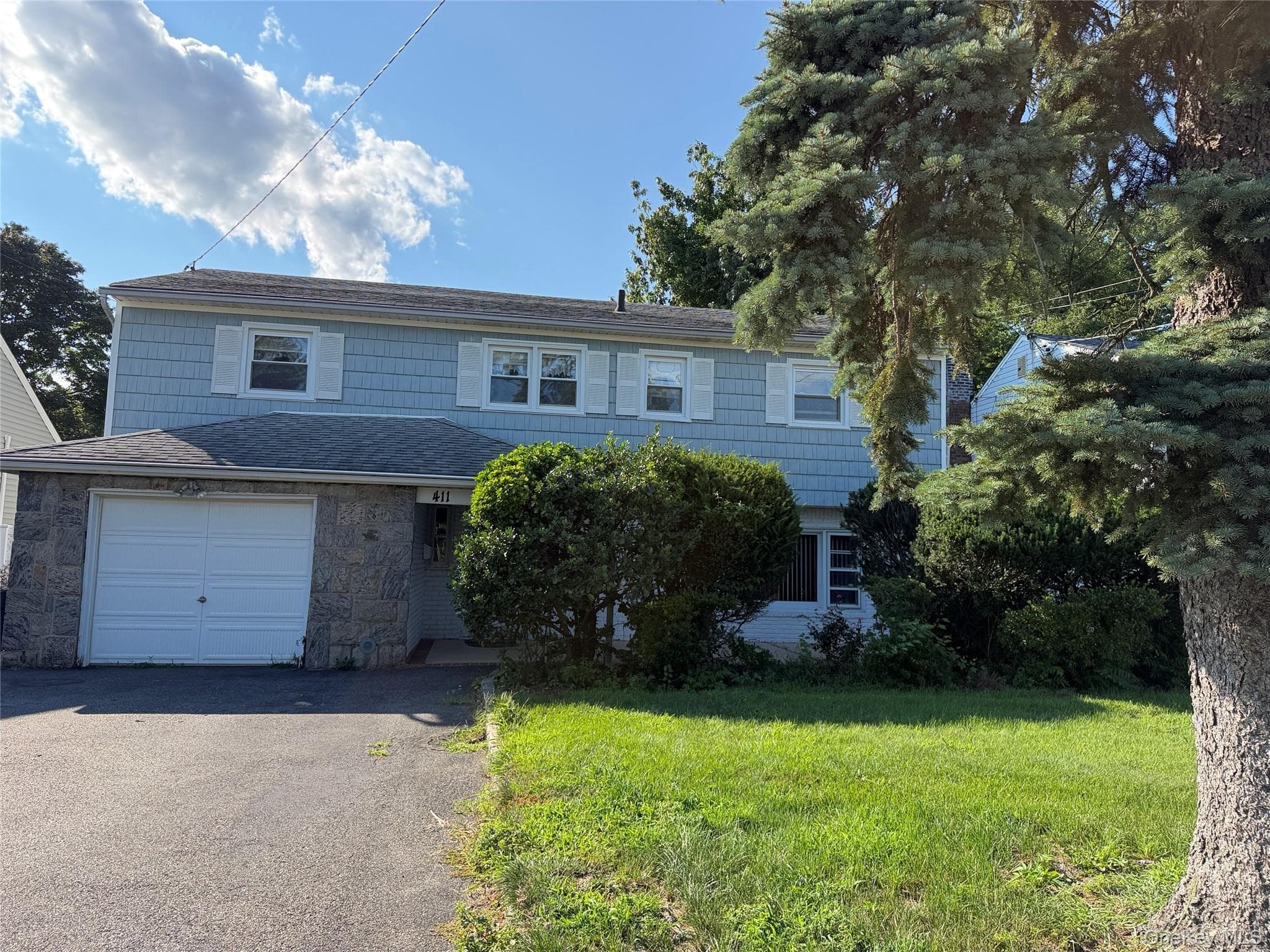 411 Cornwell Avenue, Malverne