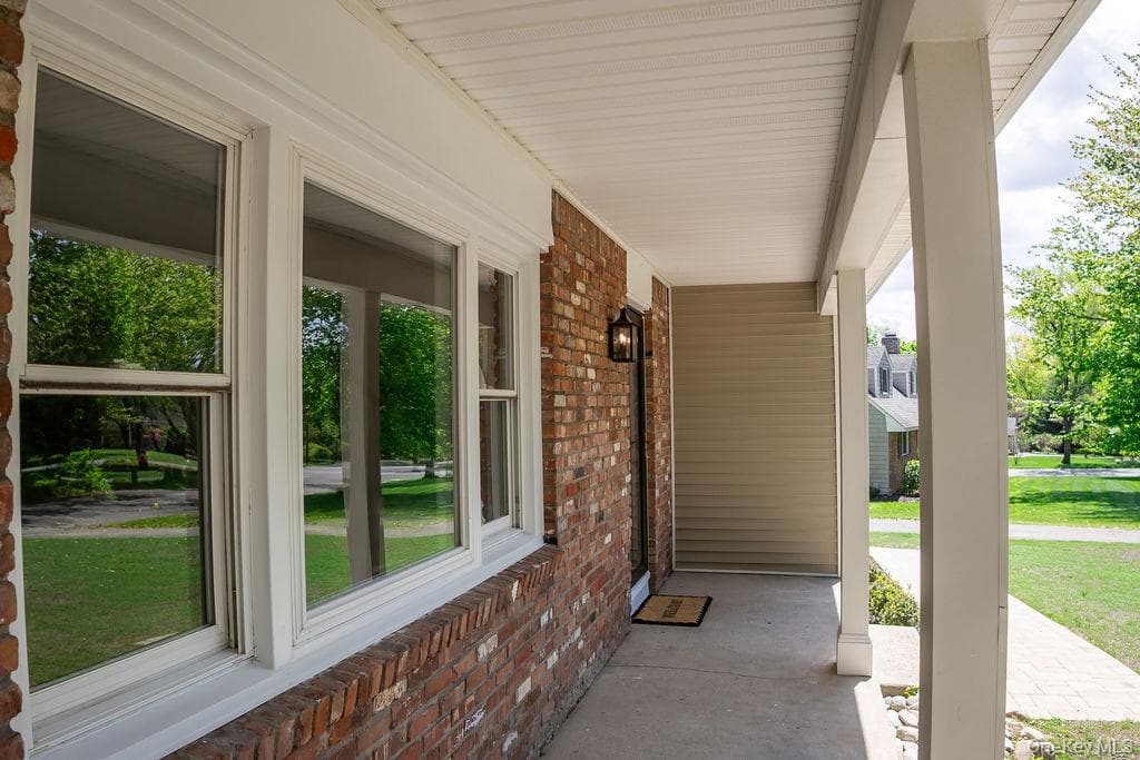 10 Tudor Drive thumbnail 3