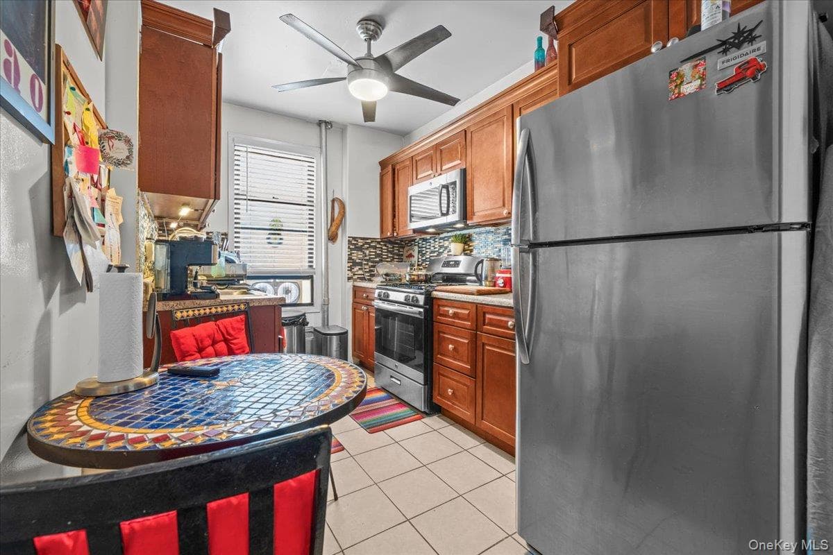 1373 Plimpton Avenue thumbnail 6
