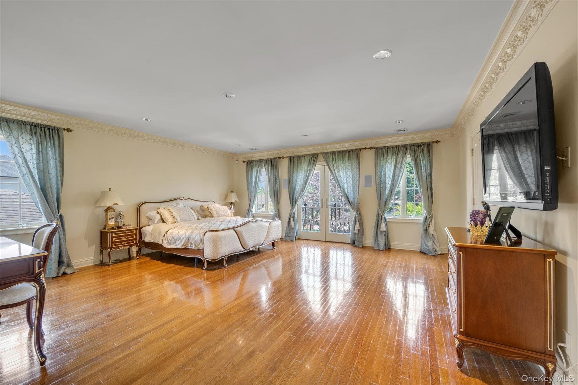 760 Hillcrest Place thumbnail 13