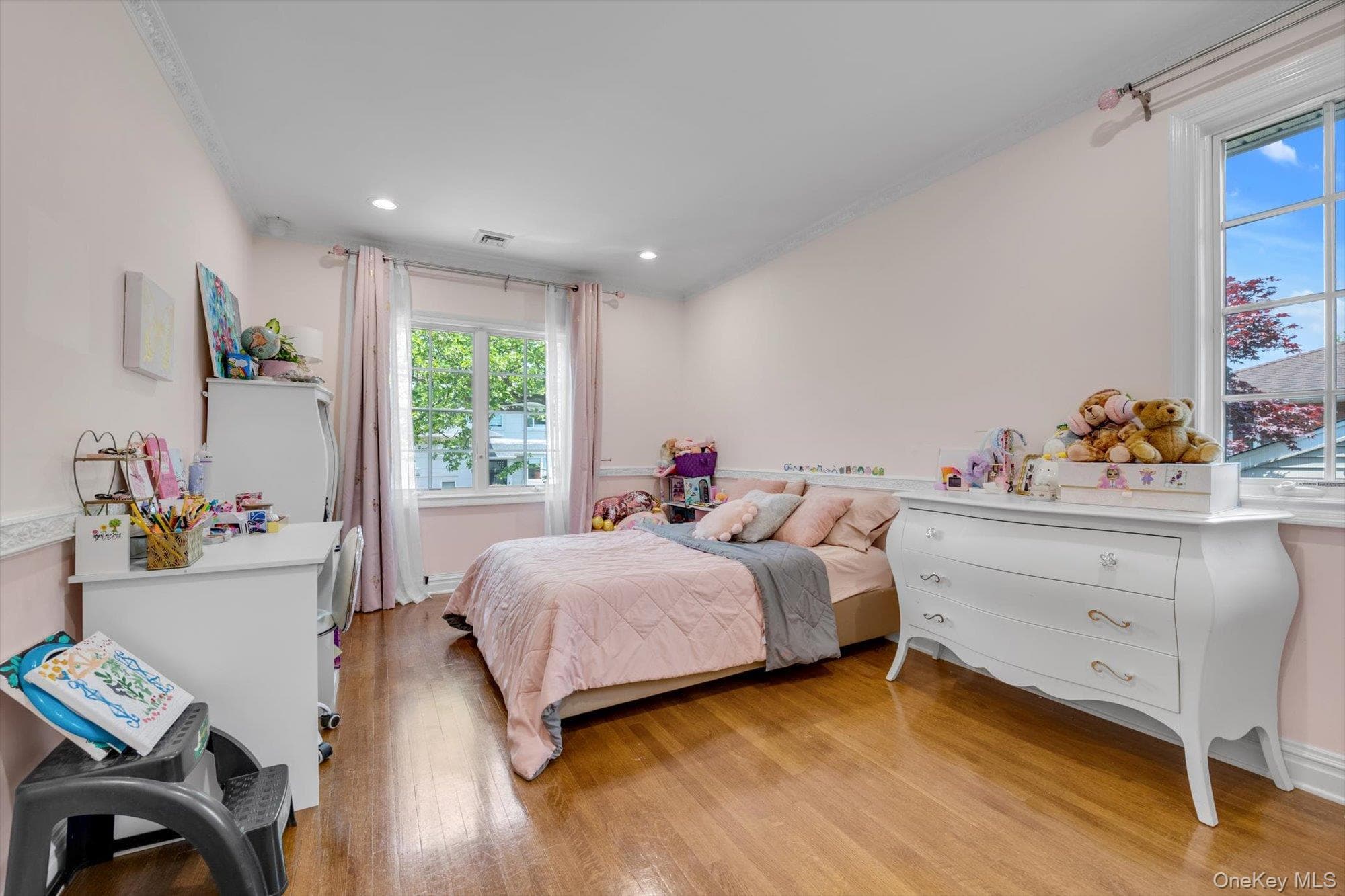 760 Hillcrest Place thumbnail 17