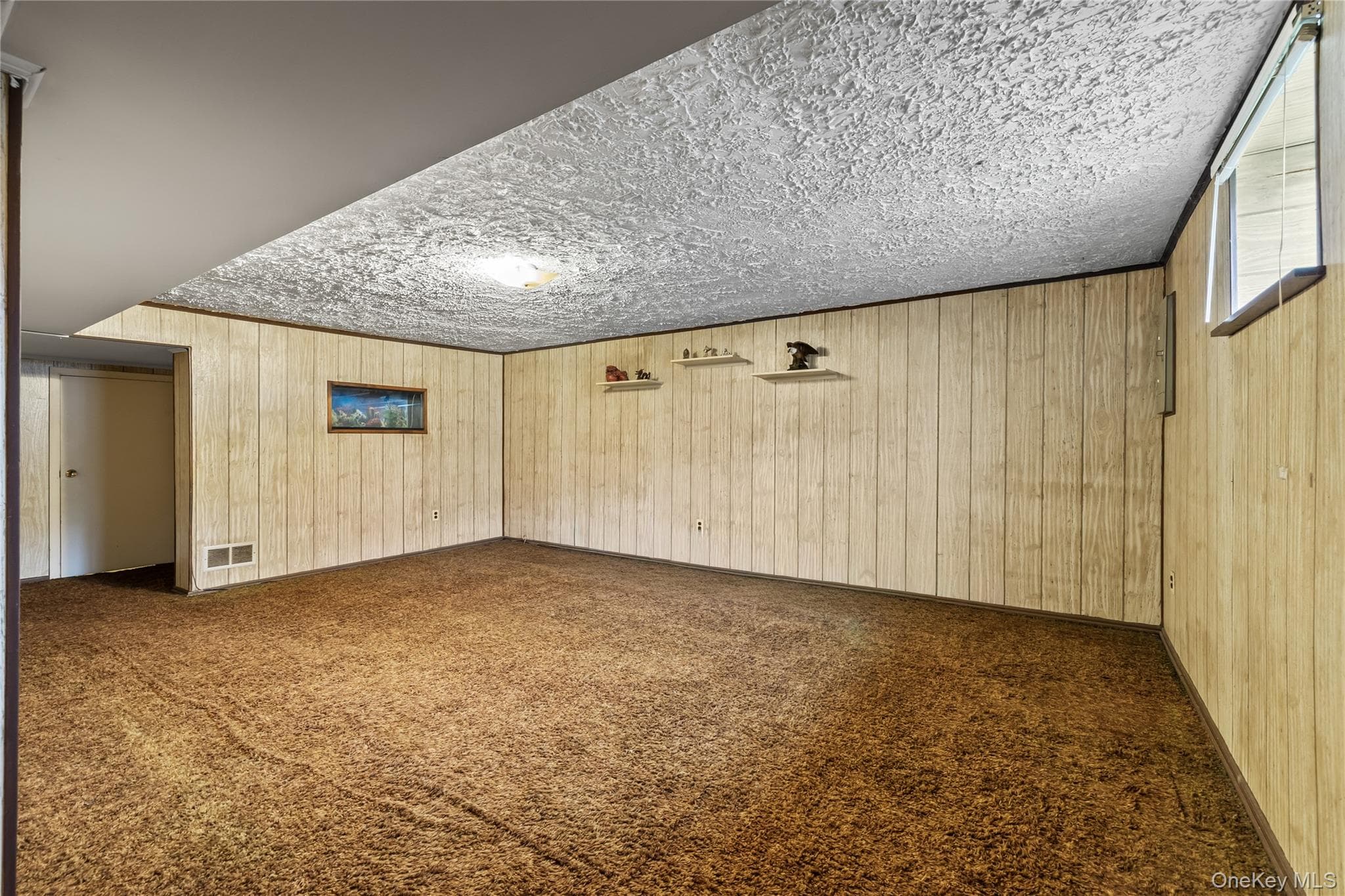 44 Gladys Drive thumbnail 32