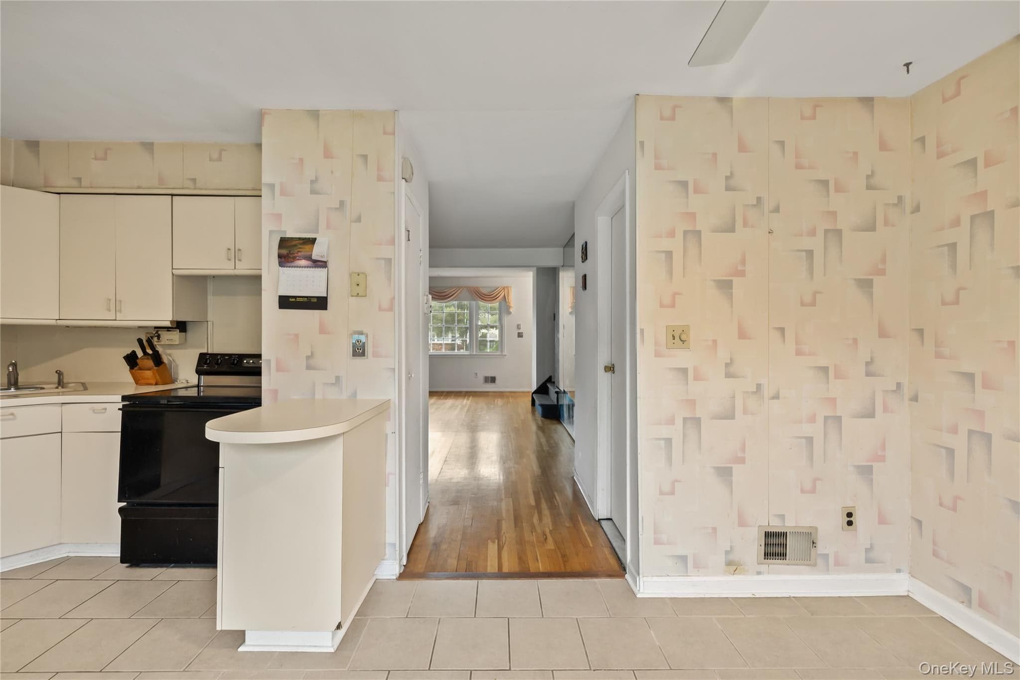 44 Gladys Drive thumbnail 15