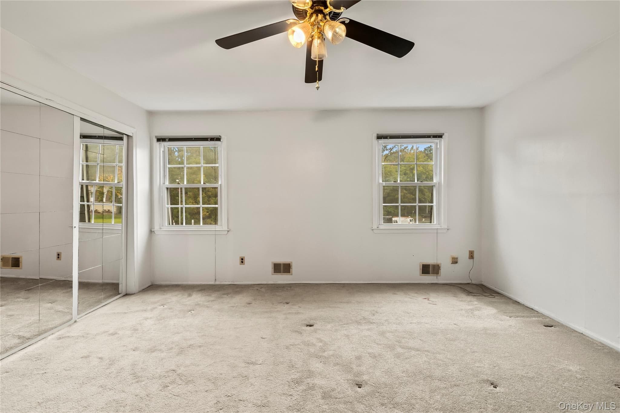 44 Gladys Drive thumbnail 24