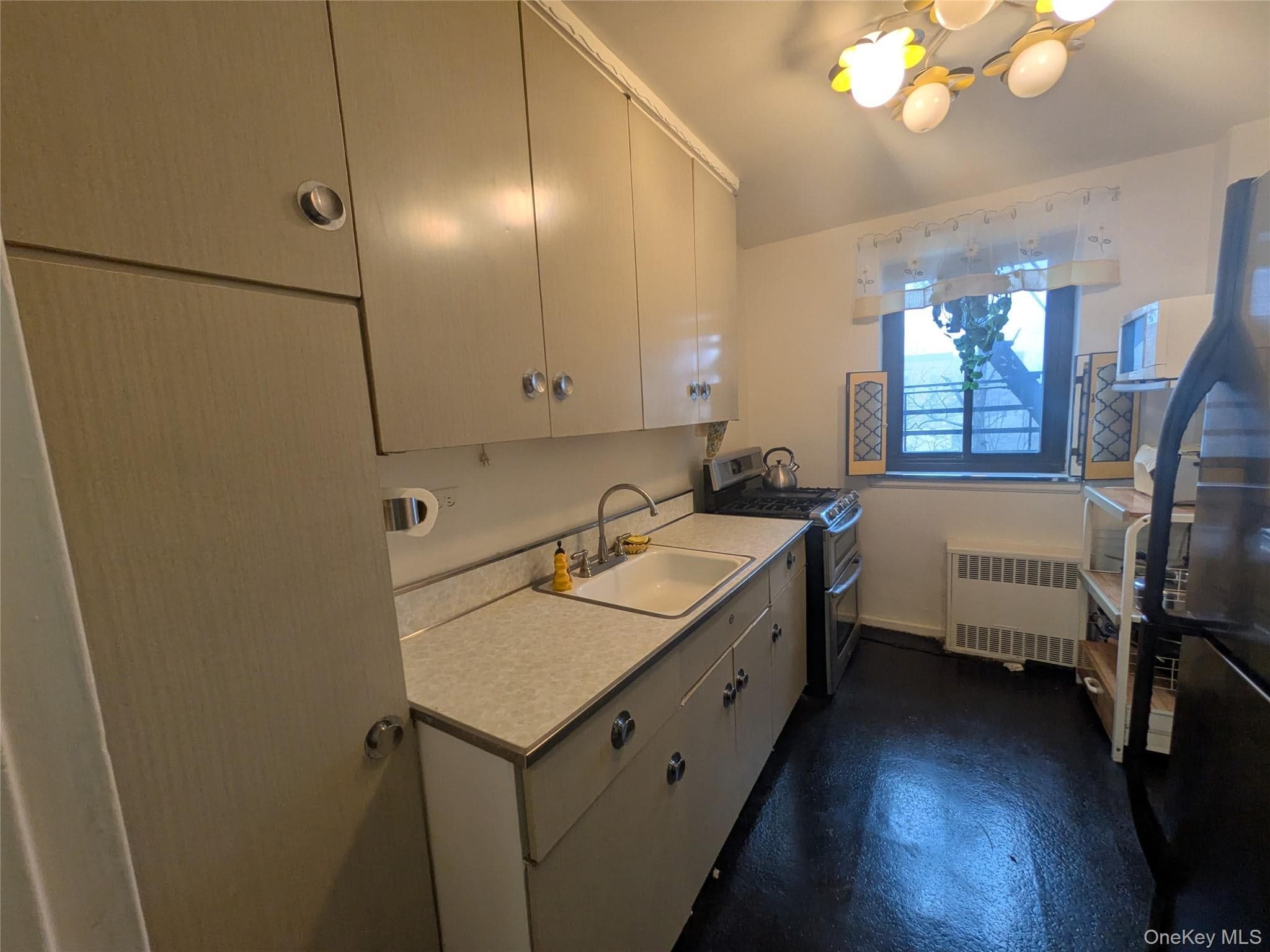 87-56 Francis Lewis Boulevard Unit: B45 thumbnail 7